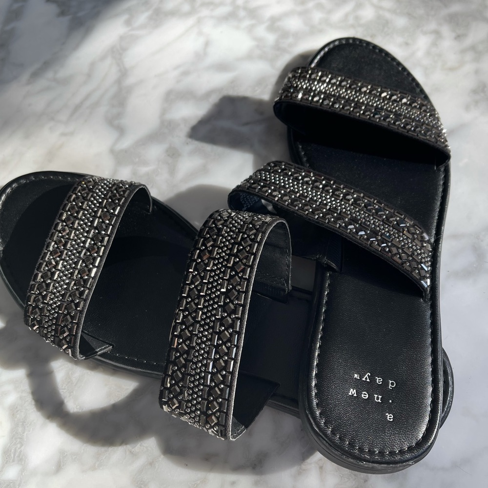 WOMENS KERSHA EMBELLISHED SLIDE SANDAL (TARGET)